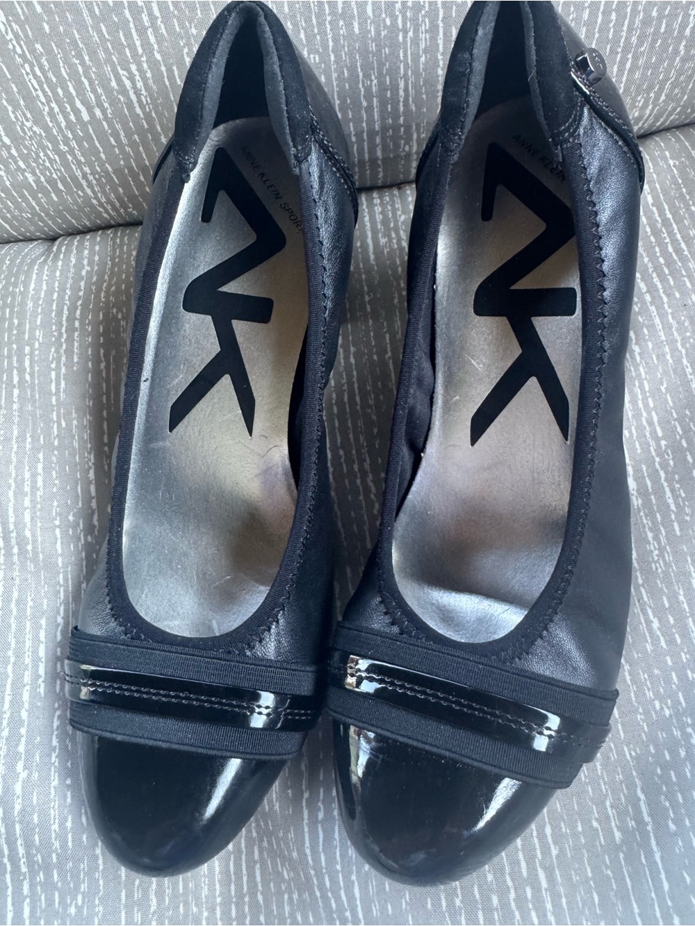 Anne Klein Sport Sz 6 Black Patent Trim Leather Heels VGUC 😊😊